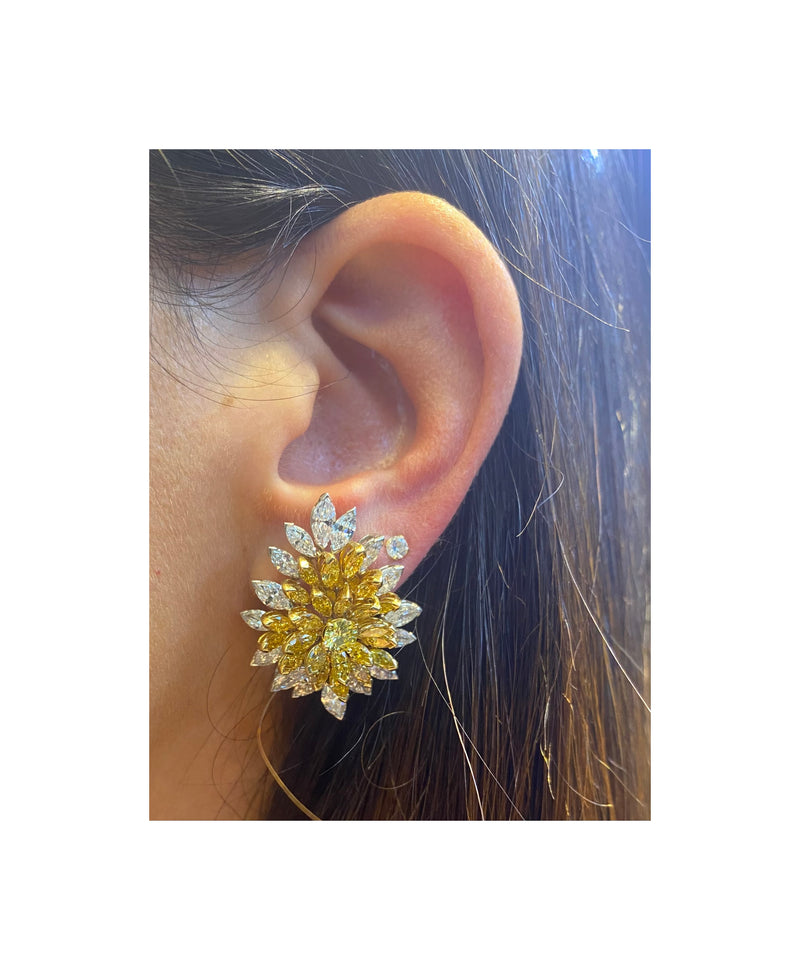 Magic Alhambra earrings 18K white gold, Diamond - Van Cleef & Arpels