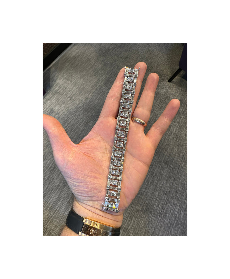 Important Van Cleef & Arpels Diamond Bracelet